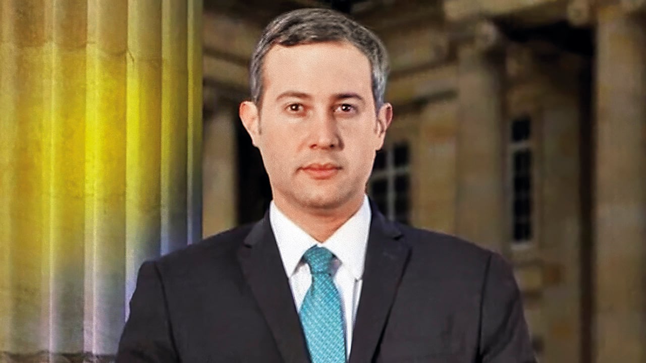 Mario Fernández Alcocer, primo de Verónica Alcocer, también tuvo pase de abordar para el avión de la ex primera dama.
