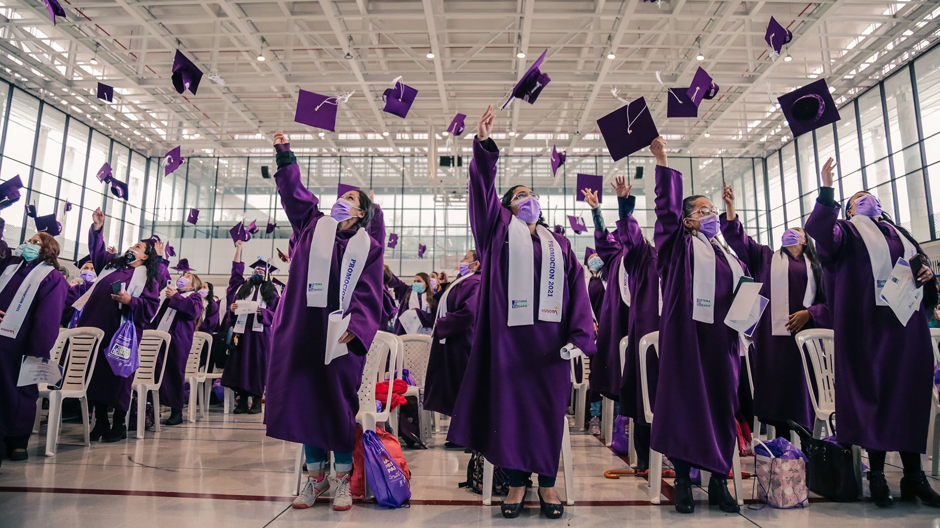 Más de 400 mil mujeres cuidadoras y sus familias han sido atendidas por el Sistema Distrital del Cuidado. Gracias a esta iniciativa, muchas también han logrado graduarse como bachilleres, en el último año.