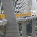 El puente Hisgaura se construyó para atender uno de los puntos críticos en la vía Bucaramanga-Málaga. La obra es centro de polémica por las ondulaciones y deterioro del pavimento sin haber entrado en operación.