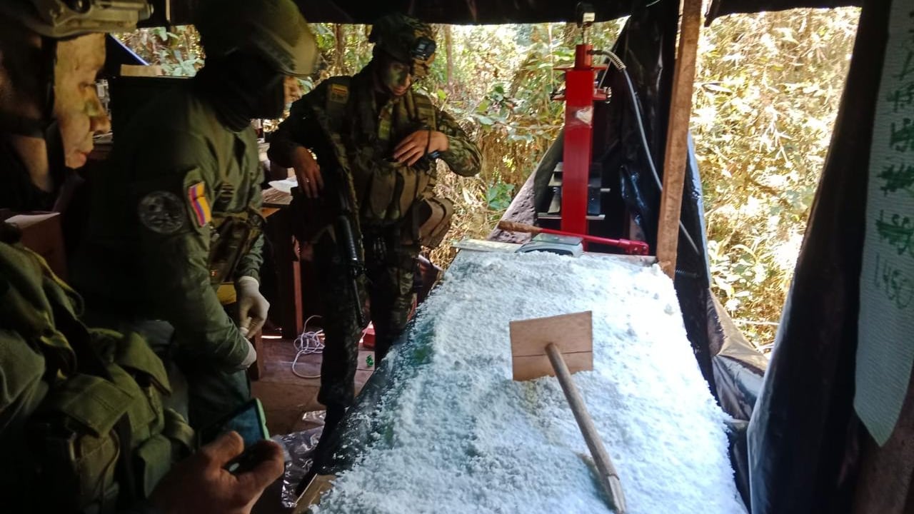 Destruyen laboratorio con una tonelada de cocaína en Nariño.