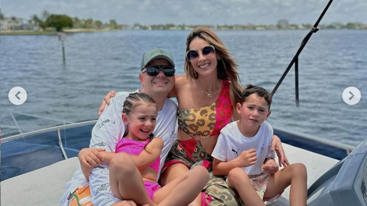 La presentadora se fue de vacaciones junto con su esposo e hijos.