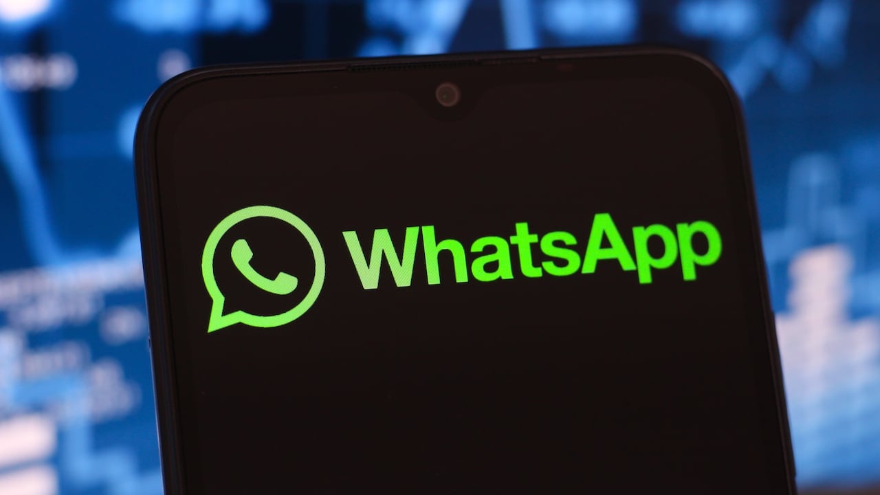WhatsApp ofrece la opción de bloquear contactos para evitar interacciones no deseadas y proteger la privacidad del usuario.