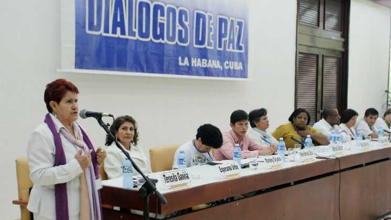 Grupo de víctimas que participaron en los diálogos de paz en La Habana.