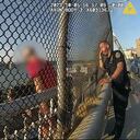 La policía pudo socorrer al joven que estaba a punto de lanzarse al vacío