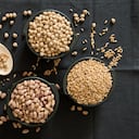 Los fríjoles y las lentejas contienen muchas proteínas y son bajos en grasas.