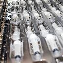 La planta de Rymco Medical, perteneciente al Grupo Procaps, emplea a unas 400 personas en Barranquilla. Las jeringas producidas allí cuentan con todas las certificaciones de manufactura para este tipo de dispositivos médicos.