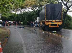 Un siniestro vial ocurrido en la mañana de este 27 de febrero en la vía Garzón-Neiva, a la altura del kilómetro 77+290, sector Sena La Angostura, en jurisdicción de los municipios de Campoalegre y Hobo, Huila, dejó como saldo dos policías fallecidos.