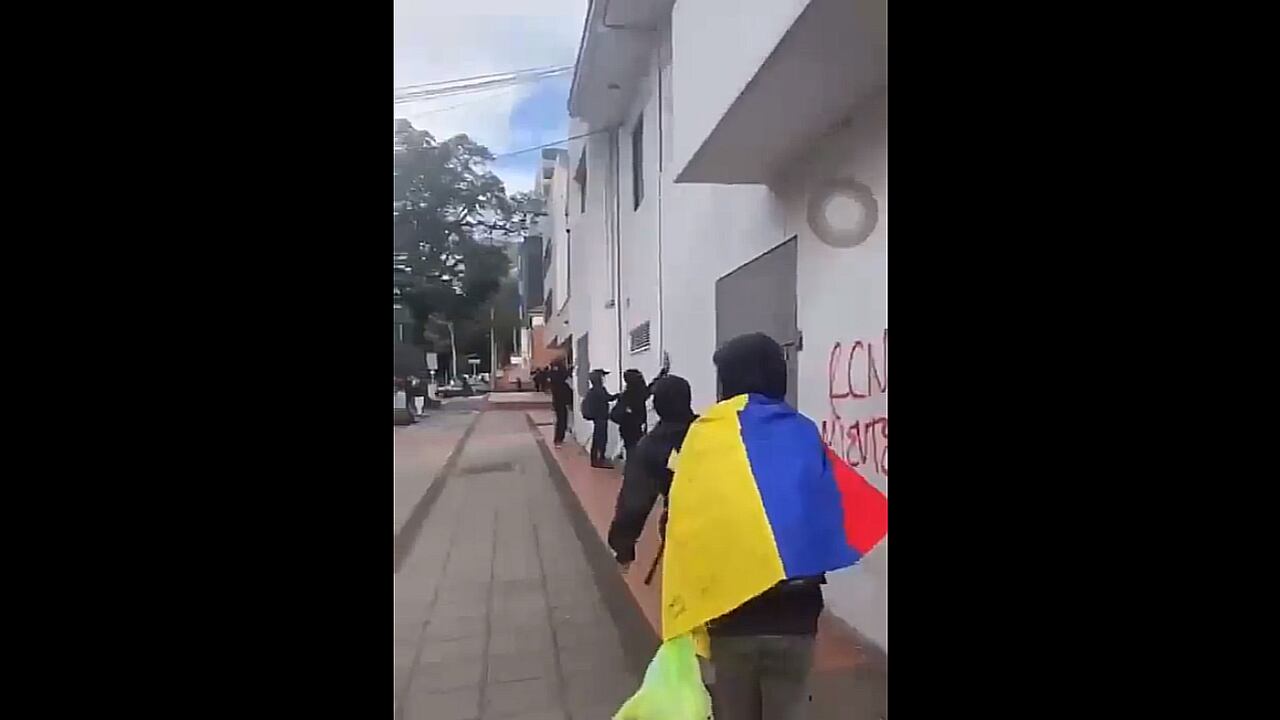 El director de La FM, Luis Carlos Vélez, aseguró que “estos ataques de la extrema” no los asustan.