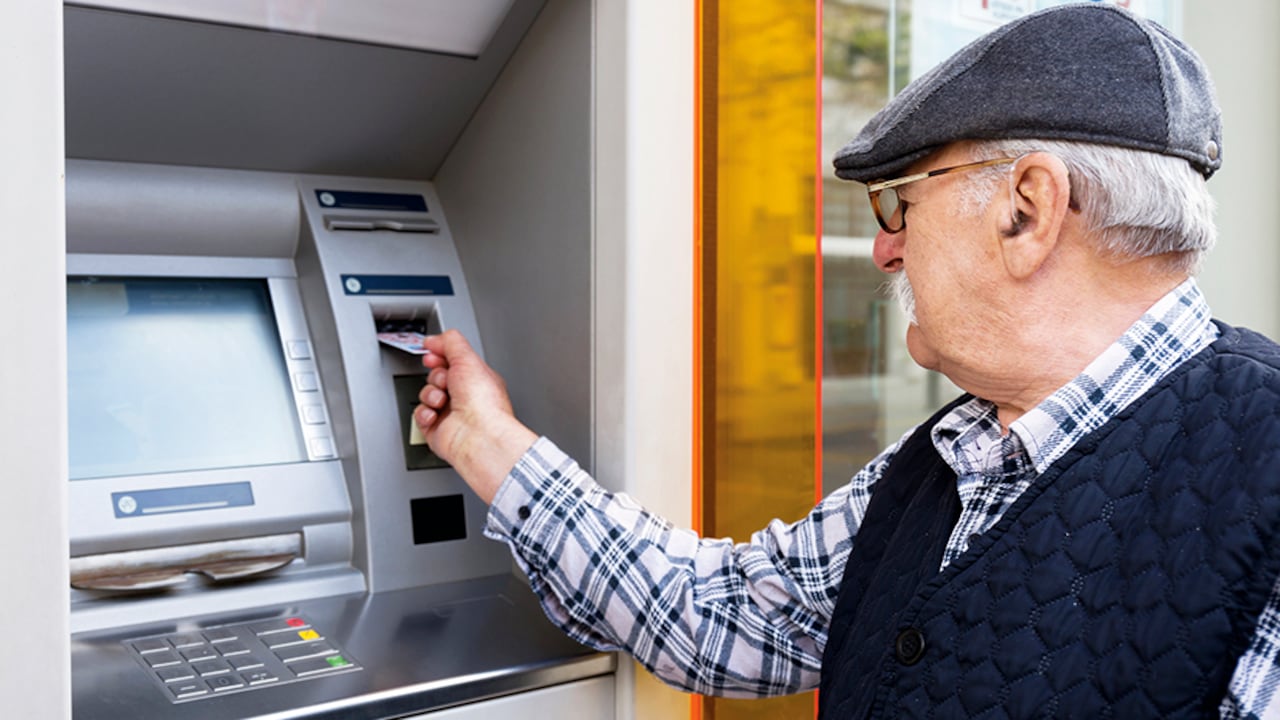 Otro tema de discusión alrededor de la reforma es qué hacer con quienes tienen ahorros, pero no logran pensionarse porque no cumplen las semanas. Para ellos se discutiría un pilar semicontributivo.