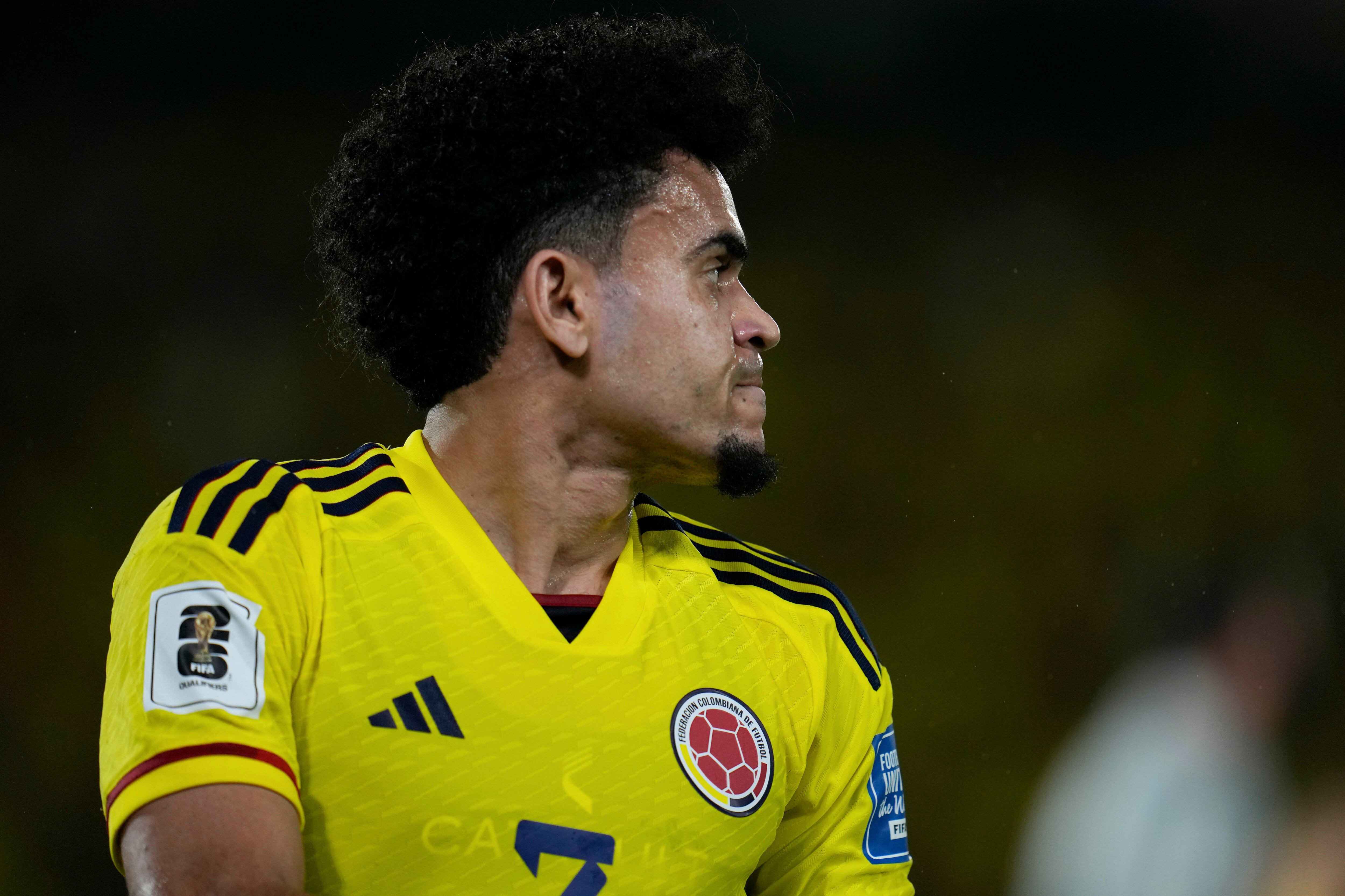 Colombia's Luis Diaz gestures during a qualifying soccer match for the FIFA World Cup 2026 against Brazil at Roberto Melendez stadium in Barranquilla, Colombia, Thursday, Nov. 16, 2023. (AP Photo/Ricardo Mazalan)
