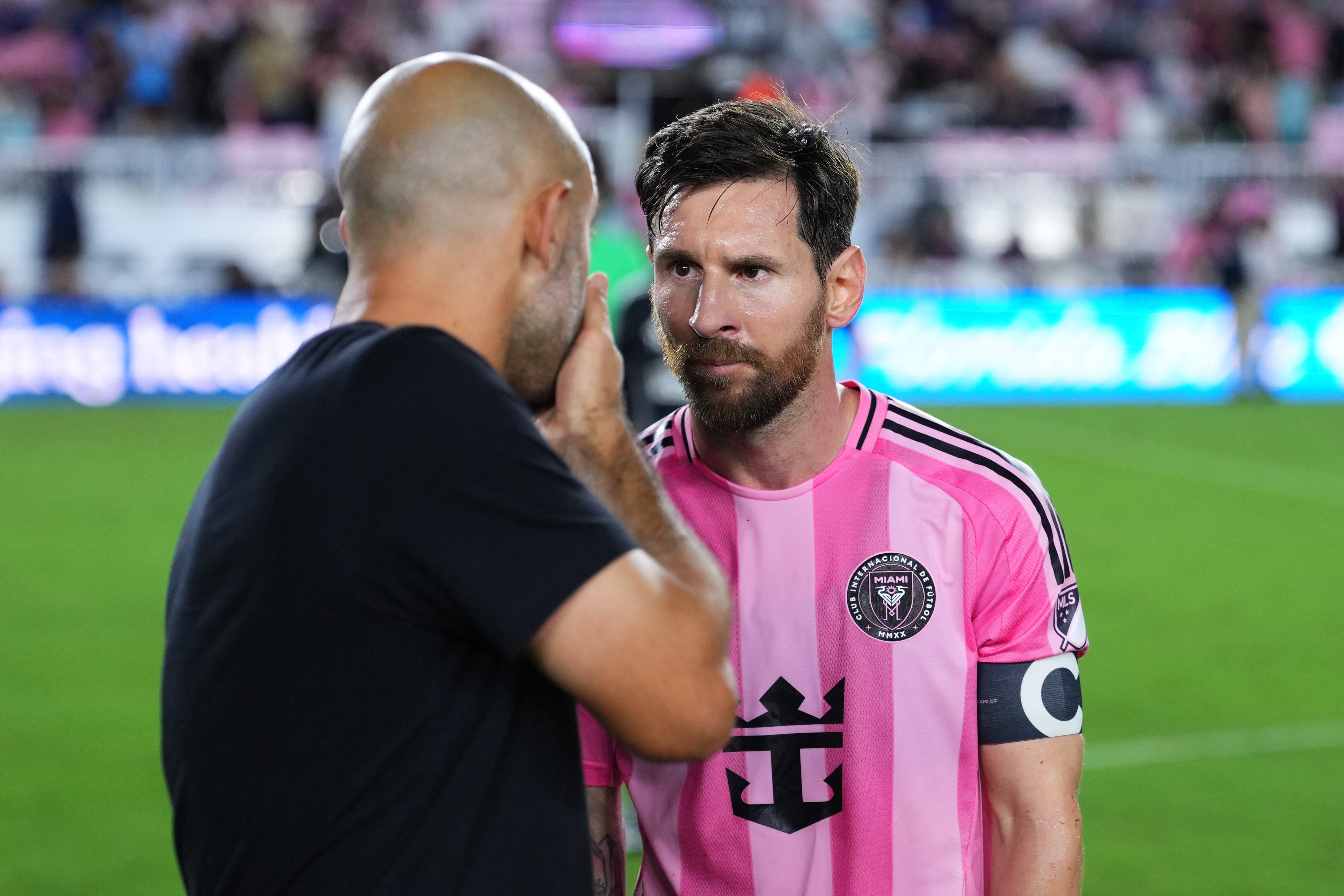Leo Messi en una charla con Javier Mascherano en Inter Miami.
