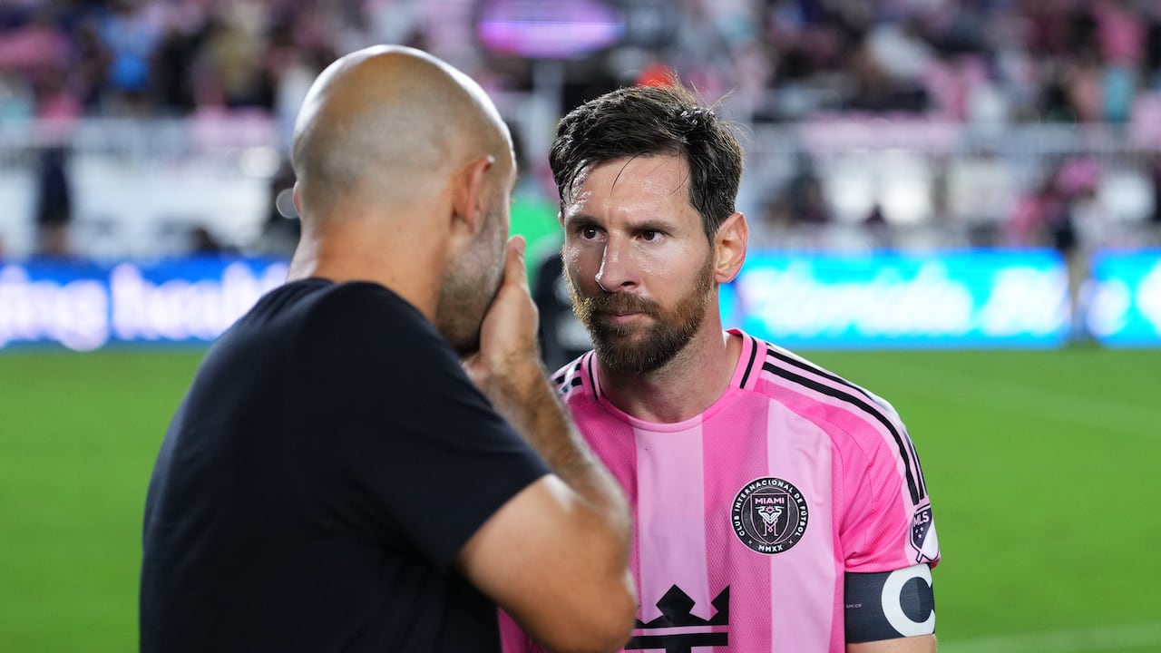 Leo Messi en una charla con Javier Mascherano en Inter Miami.