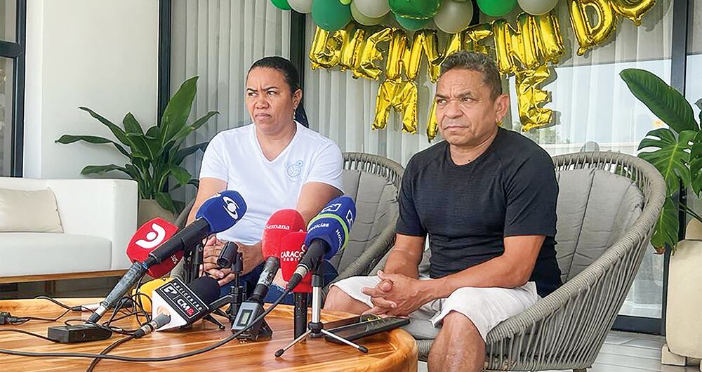 Visiblemente desgastado, sus primeras palabras fueron: “Primero, darles gracias a Dios, a todo el pueblo barranquero y a toda Colombia por este gran apoyo. Los quiero mucho y pronto tendré la oportunidad de saludarlos y darles un abrazo”. 