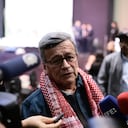 BOGOTÁ, COLOMBIA - 3 DE AGOSTO: El jefe negociador del Ejército de Liberación Nacional de Colombia (ELN), Pablo Beltrán, durante la reunión que involucró a representantes del gobierno, el liderazgo guerrillero del ELN y organizaciones civiles en Bogotá el 3 de agosto de 2023. Esta reunión tiene una inmensa importancia en los esfuerzos en curso para buscar soluciones al prolongado conflicto armado del país. Un acontecimiento significativo ha ocurrido en Colombia cuando se inició un alto el fuego de seis meses entre el gobierno y el grupo rebelde armado más grande. Esta medida se considera un logro importante de los continuos esfuerzos del presidente Gustavo Petro para poner fin al prolongado conflicto armado en el país. (Foto de Juancho Torres/Agencia Anadolu vía Getty Images)