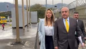 La exalta consejera Sandra Ortiz llegó al búnker de la Fiscalía acompañada de su abogado Pedro Aguilar.