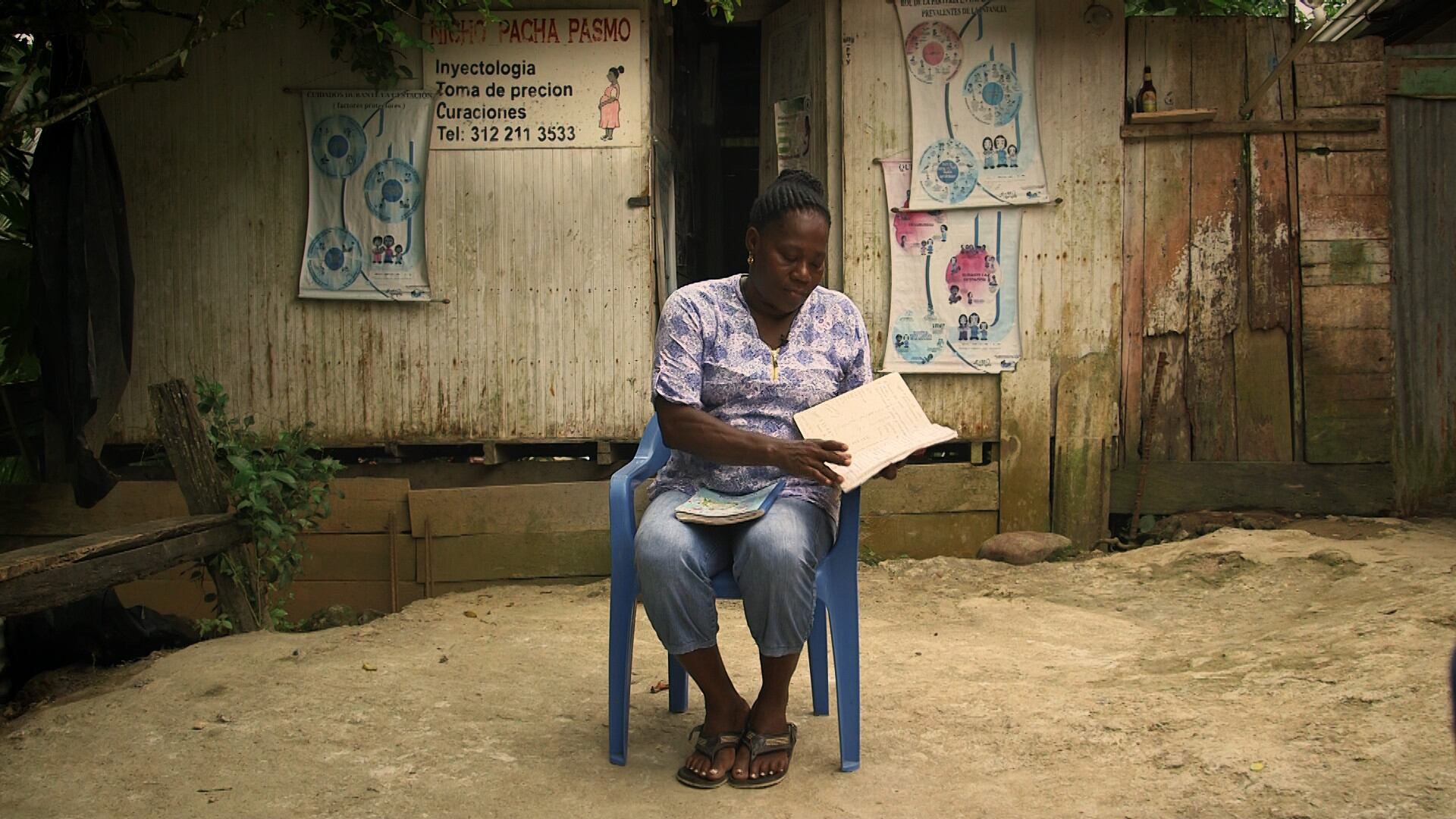 La partería es un saber tradicional que ejercen hombres y mujeres en el Pacífico colombiano.