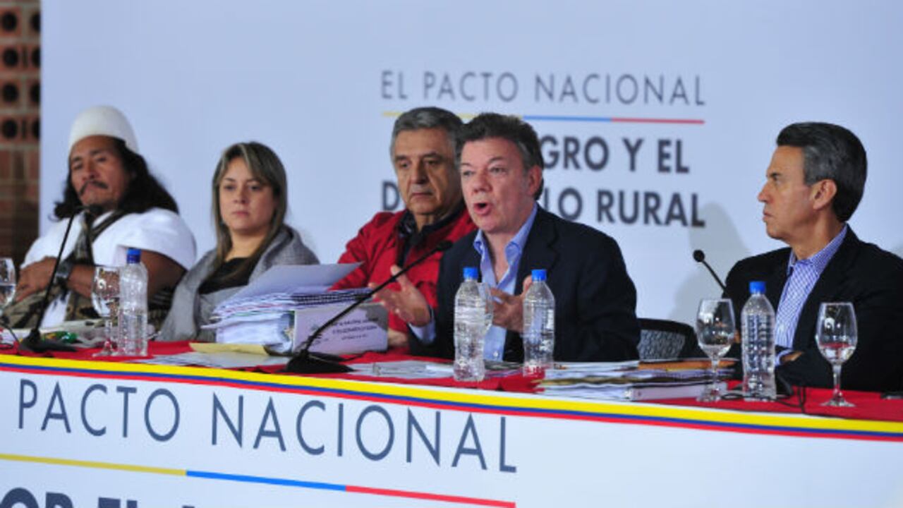 El Presidente firmó siete decretos con los primeros lineamientos de estas políticas.