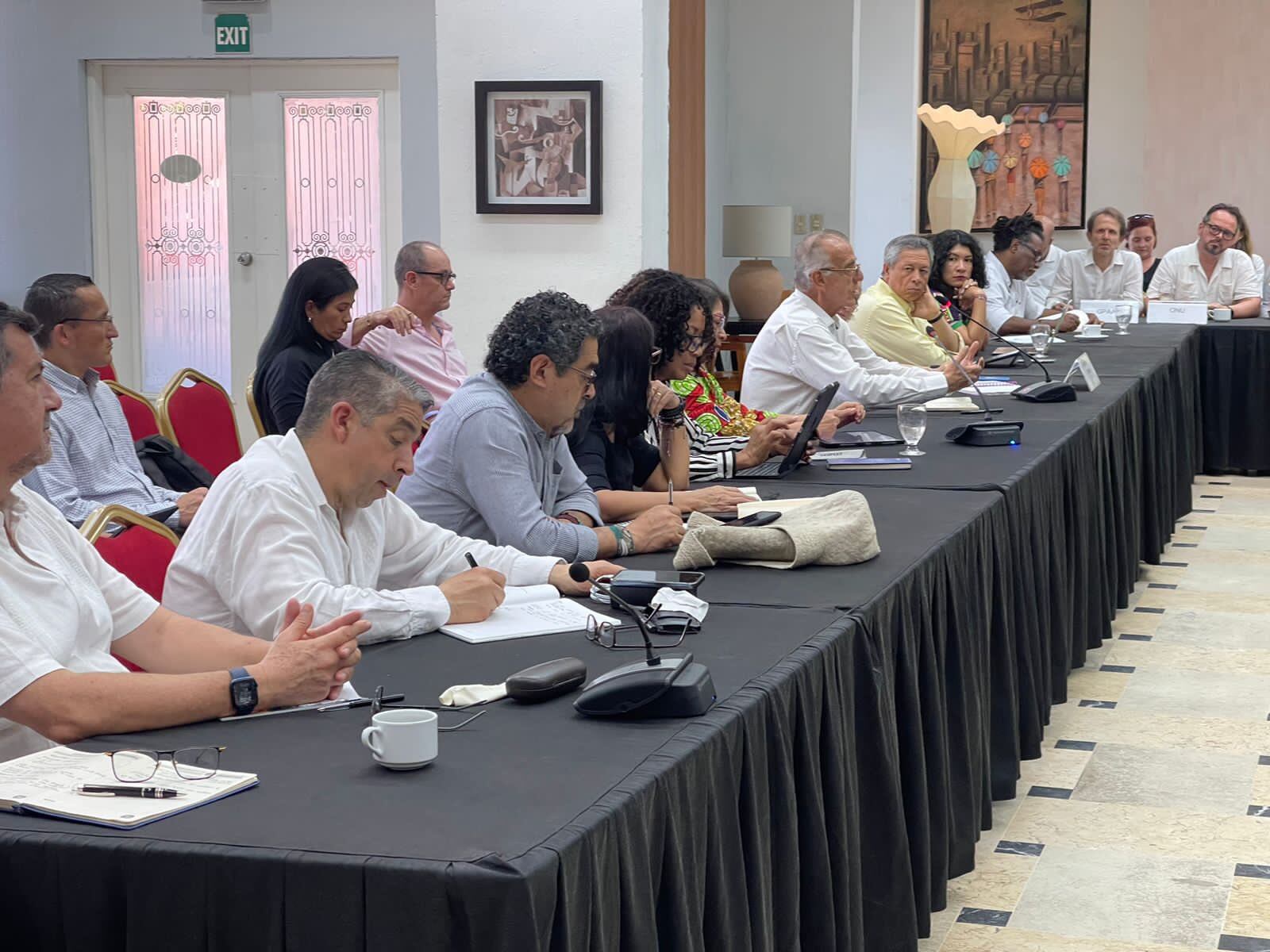 Ministro de Defensa, Iván Velásquez, hace presencia en la mesa de diálogos entre el Gobierno y el ELN.