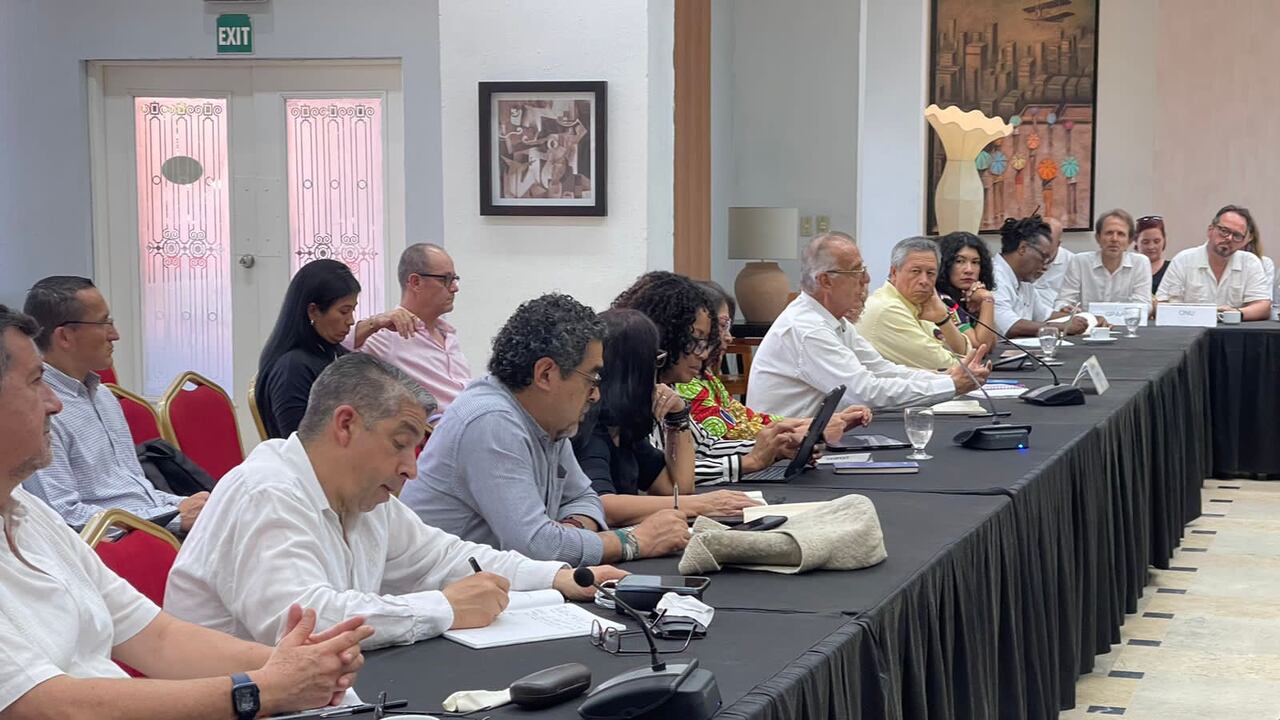 El ministro de Defensa, Iván Velásquez, hizo presencia en la mesa de diálogos entre el Gobierno Nacional y el ELN, donde se evalúa el cese al fuego que está vigente.