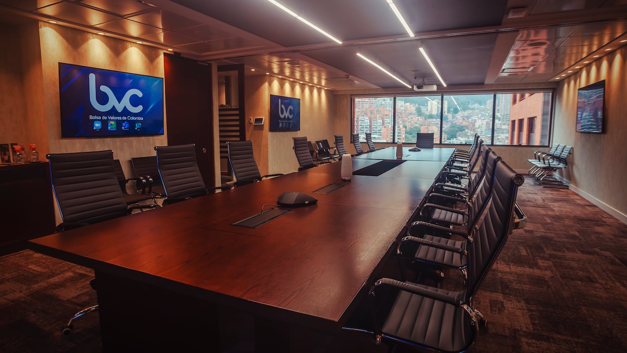 El título de la petrolera descendió en su precio 0,27 % hasta los $2.545.