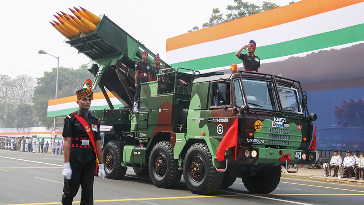 Las fuerzas indias continúan avanzando en el territorio de Cachemira, históricamente disputado por ese país y Pakistán.
