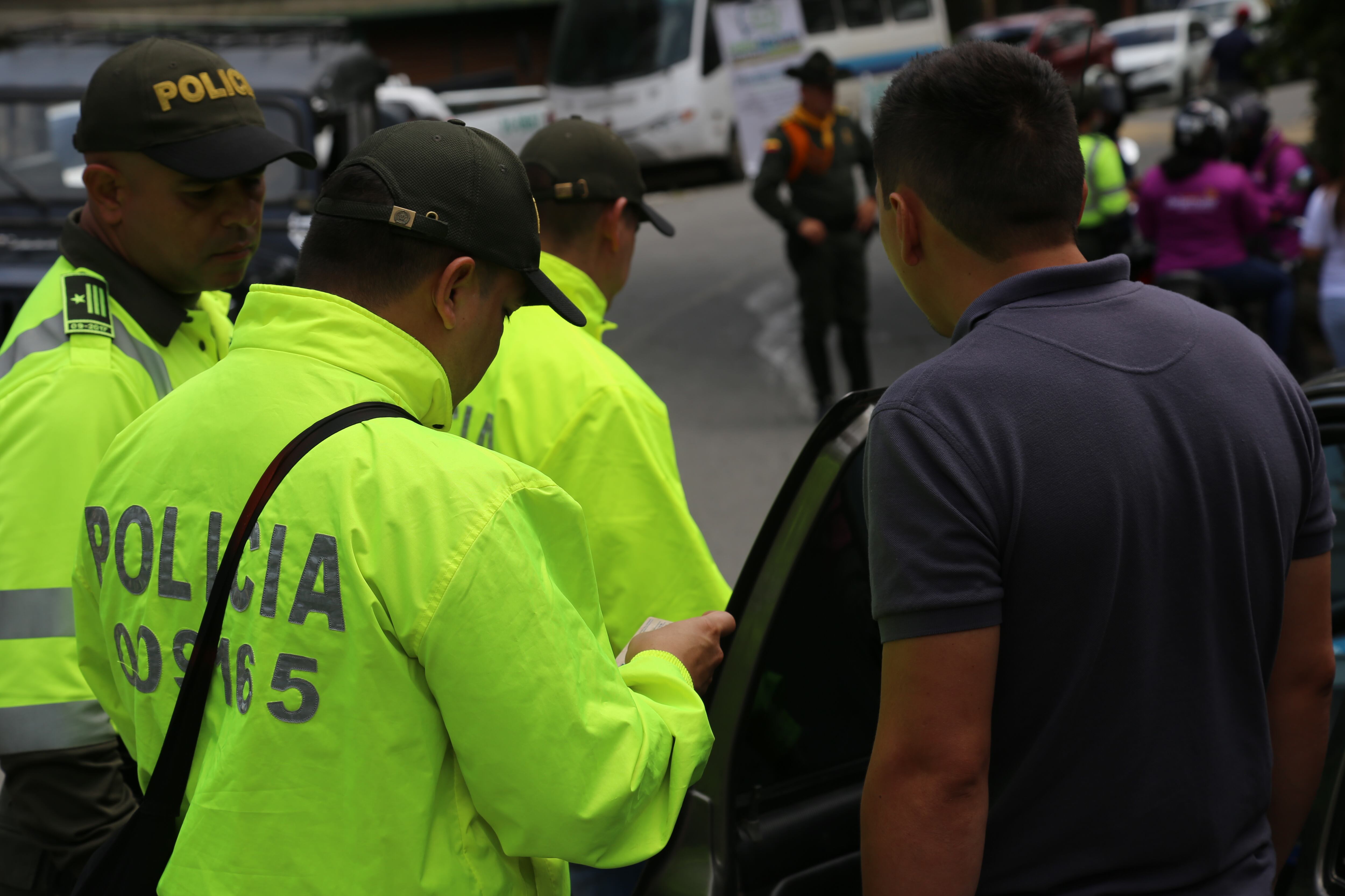Buscaban vender las autopartes en el mercado negro.