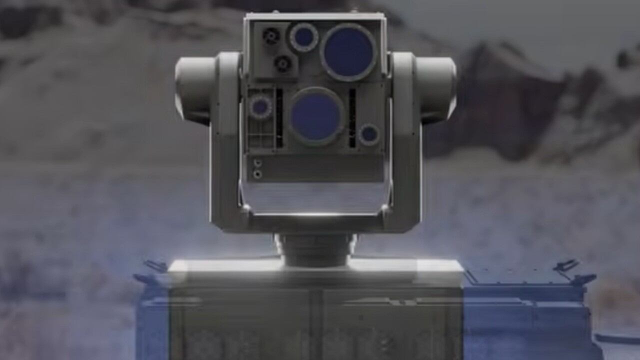 El equipo cuenta con una arquitectura de control que exige múltiples validaciones antes de activar el disparo.