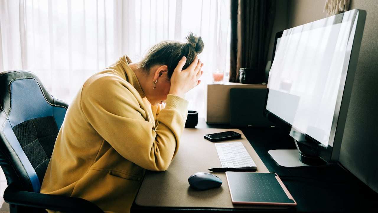 El 39 % de los colaboradores presenta agotamiento laboral o burnout, de acuerdo con el estudio.