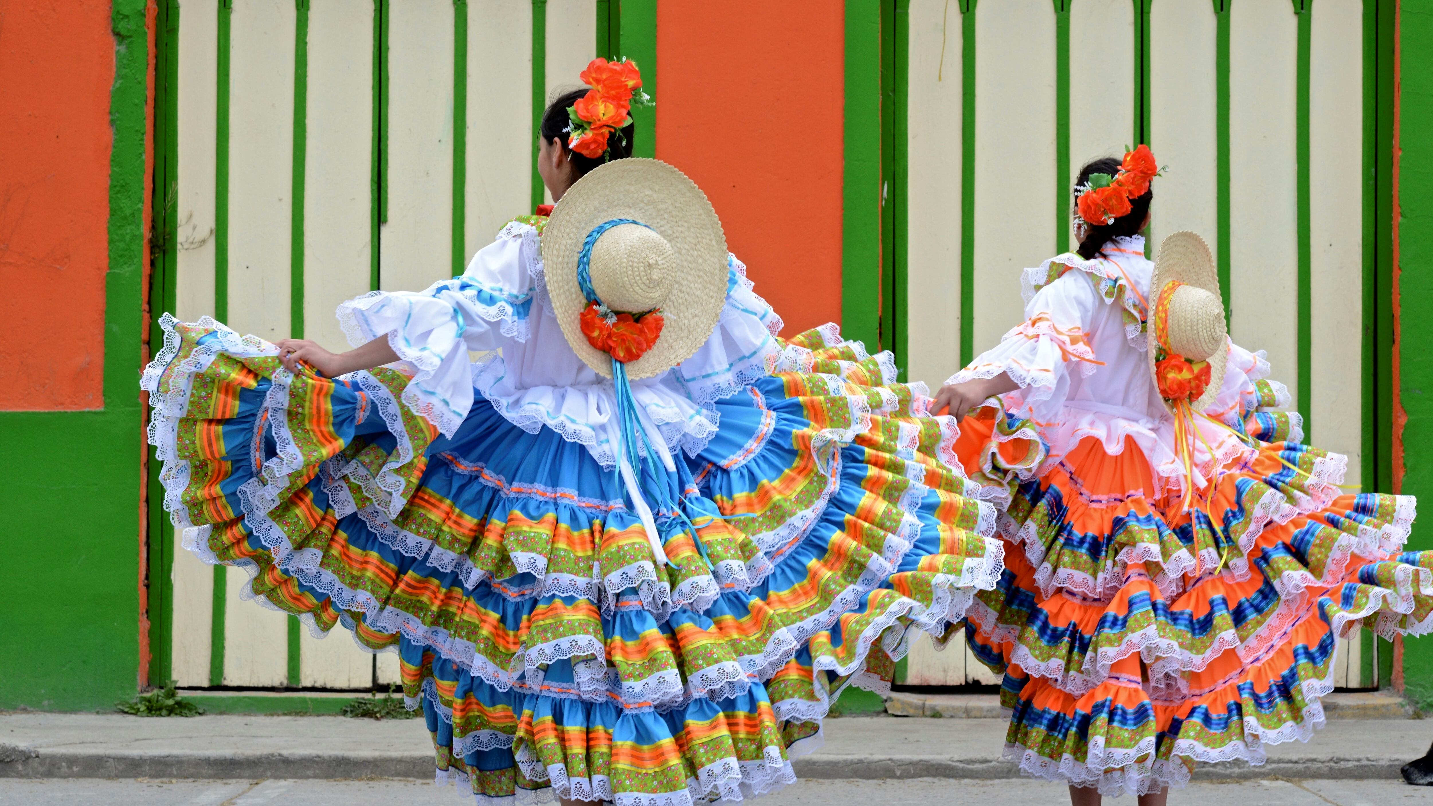 Los trajes hechos por Ana María Bernal se han destacado durante décadas en el tradicional Festival del Bambuco en Neiva, capital del departamento del Huila.