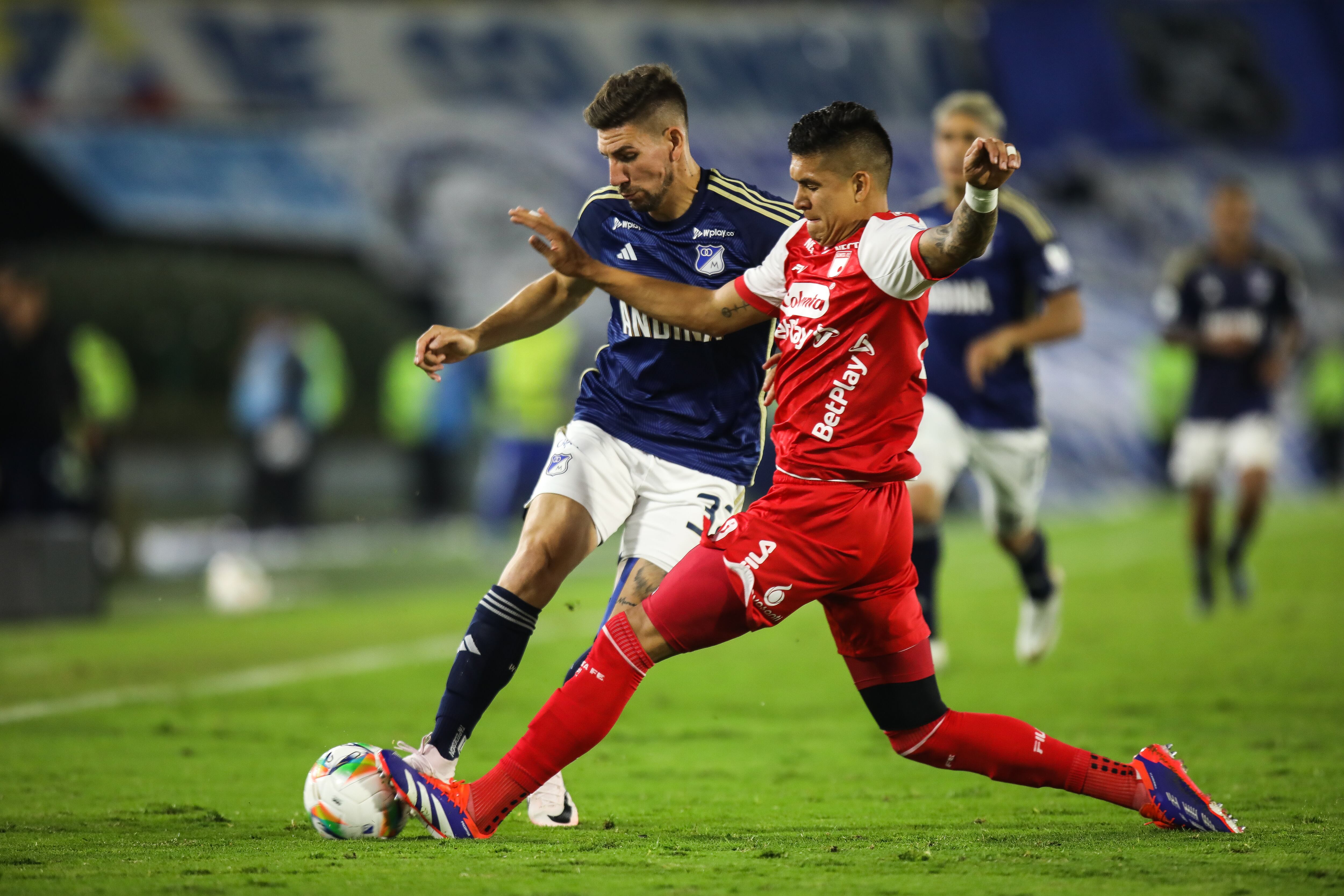 Millonarios enfrenta a Independiente Santa Fe, por encuentro válido de la Liga BetPlay II 2024 de la fecha 5 de cuadrangulares del grupo A, en el estadio Nemesio Camacho El Campin.