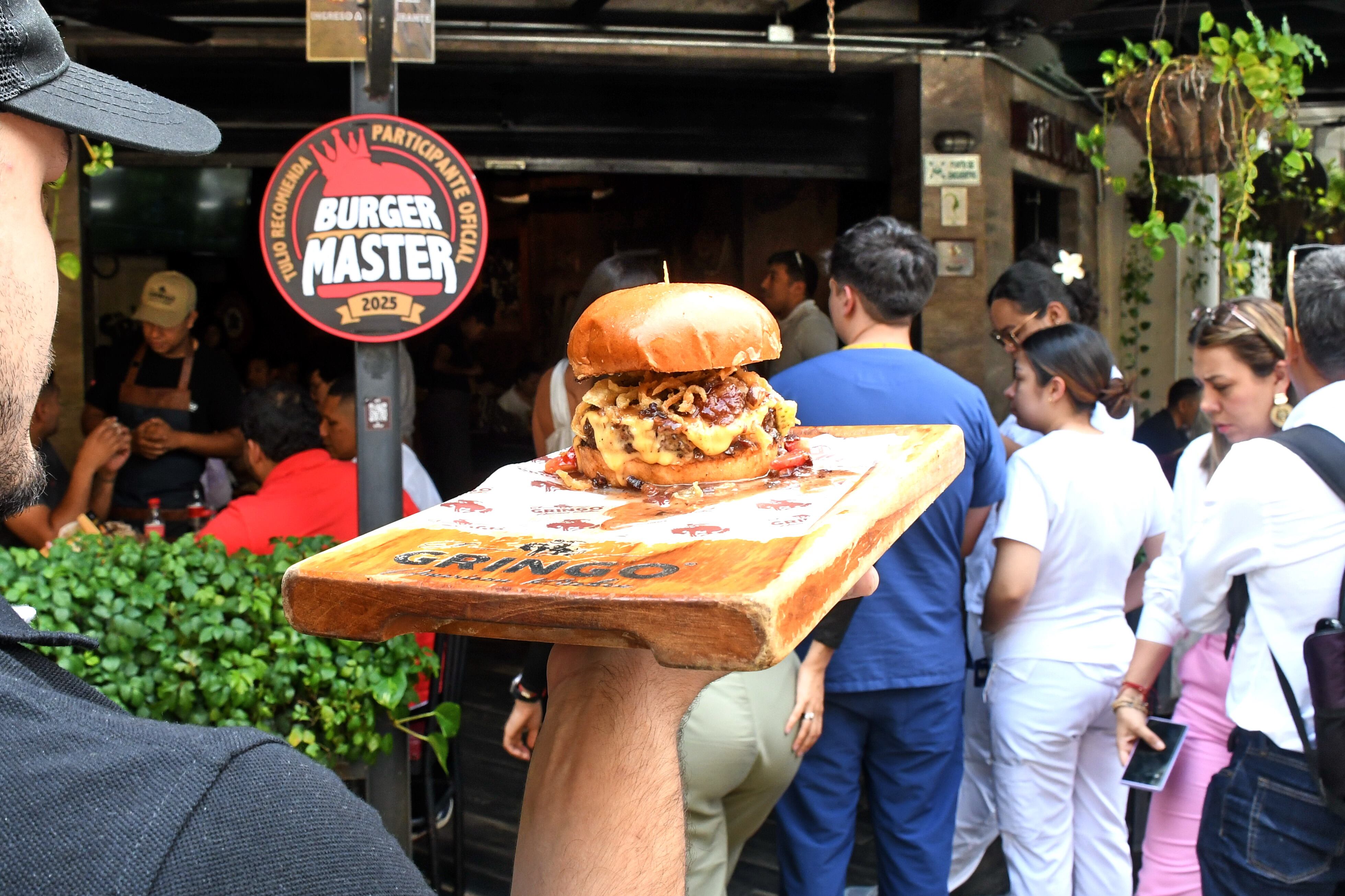Cali: Su majestad la hamburguesa en el Burger Master un impulso a la actividad gastronómica de la ciudad.Foto José L Guzmán. El País