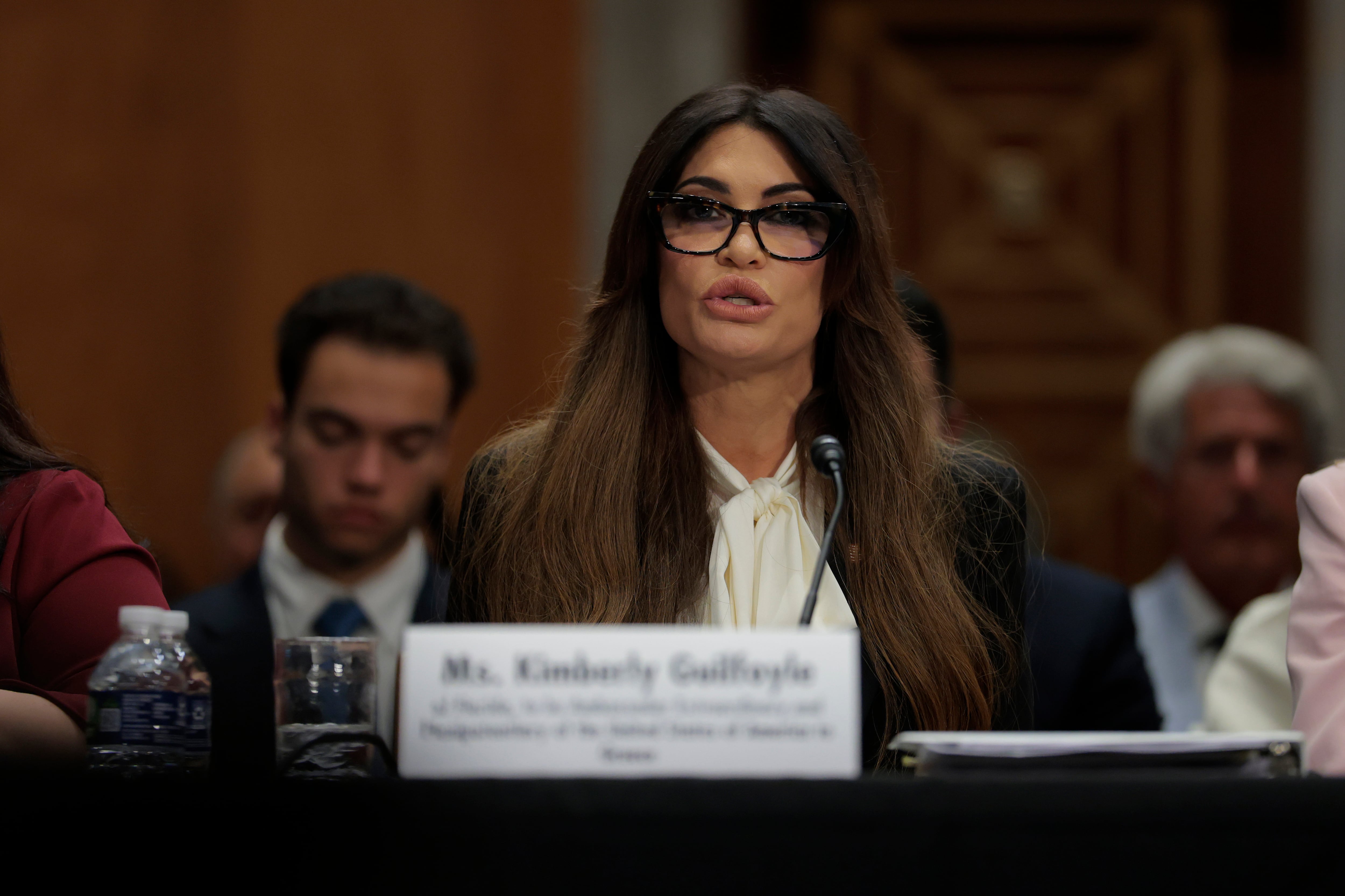 Kimberly Guilfoyle Renuncia a su puesto como embajadora de EE. UU. en Grecia.