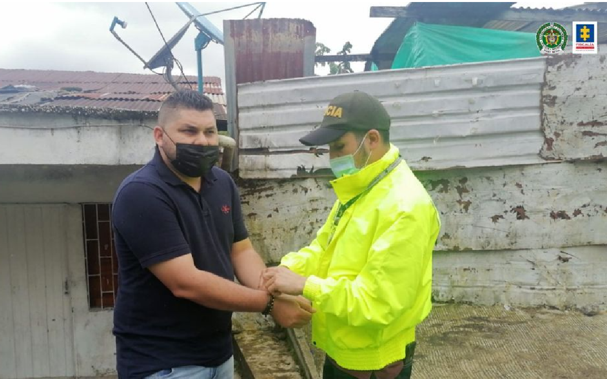 Las ocho personas fueron judicializadas, entre ellas el gerente de una agencia de servicios aeronáuticos y un controlador aéreo