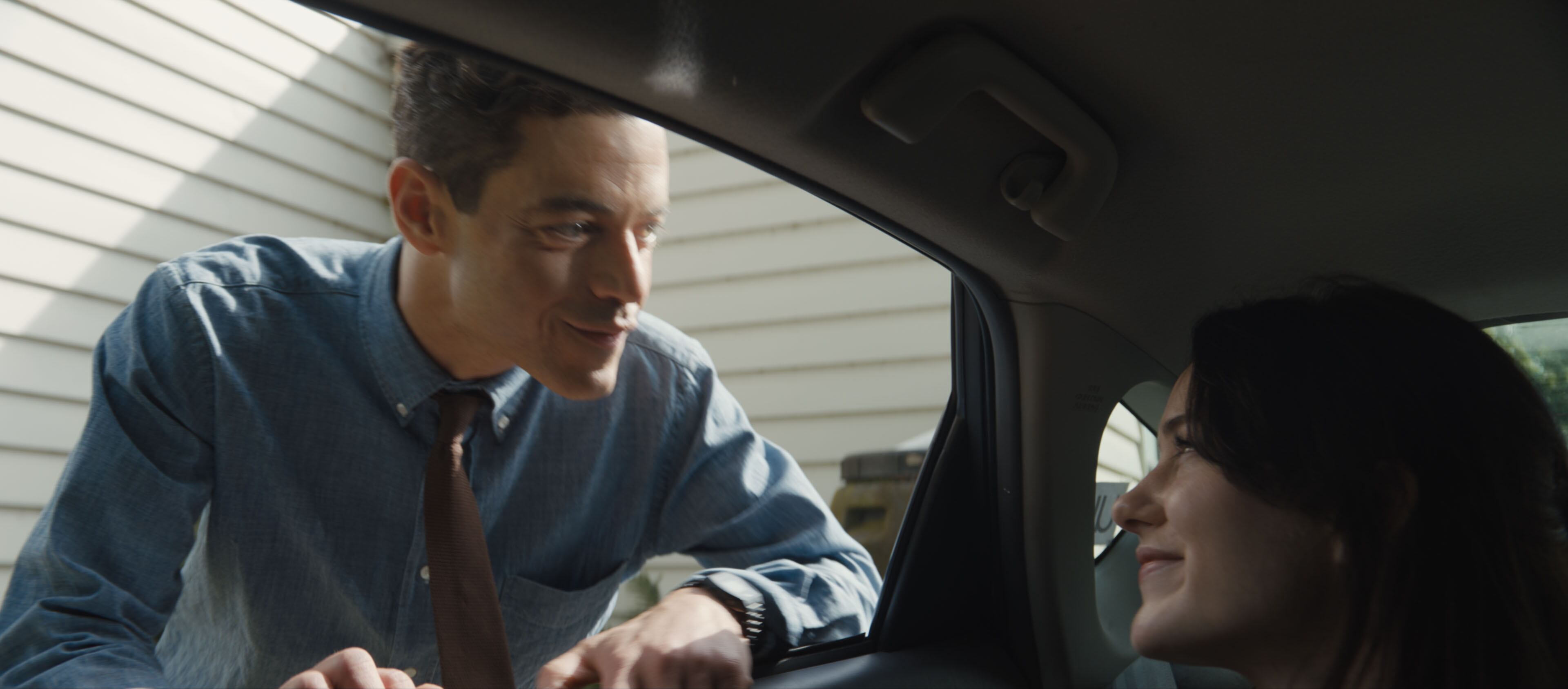 (L-R) Rami Malek as Heller and Rachel Brosnahan as Sarah in 20th Century Studio's THE AMATEUR. Photo courtesy of 20th Century Studios. © 2024 20th Century Studios. All Rights Reserved.