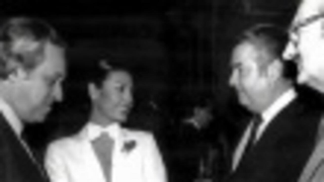 Fernando Gómez Agudelo, Amparo Grisales, Antonio Abello Roca y Fernando Londoño Henao.