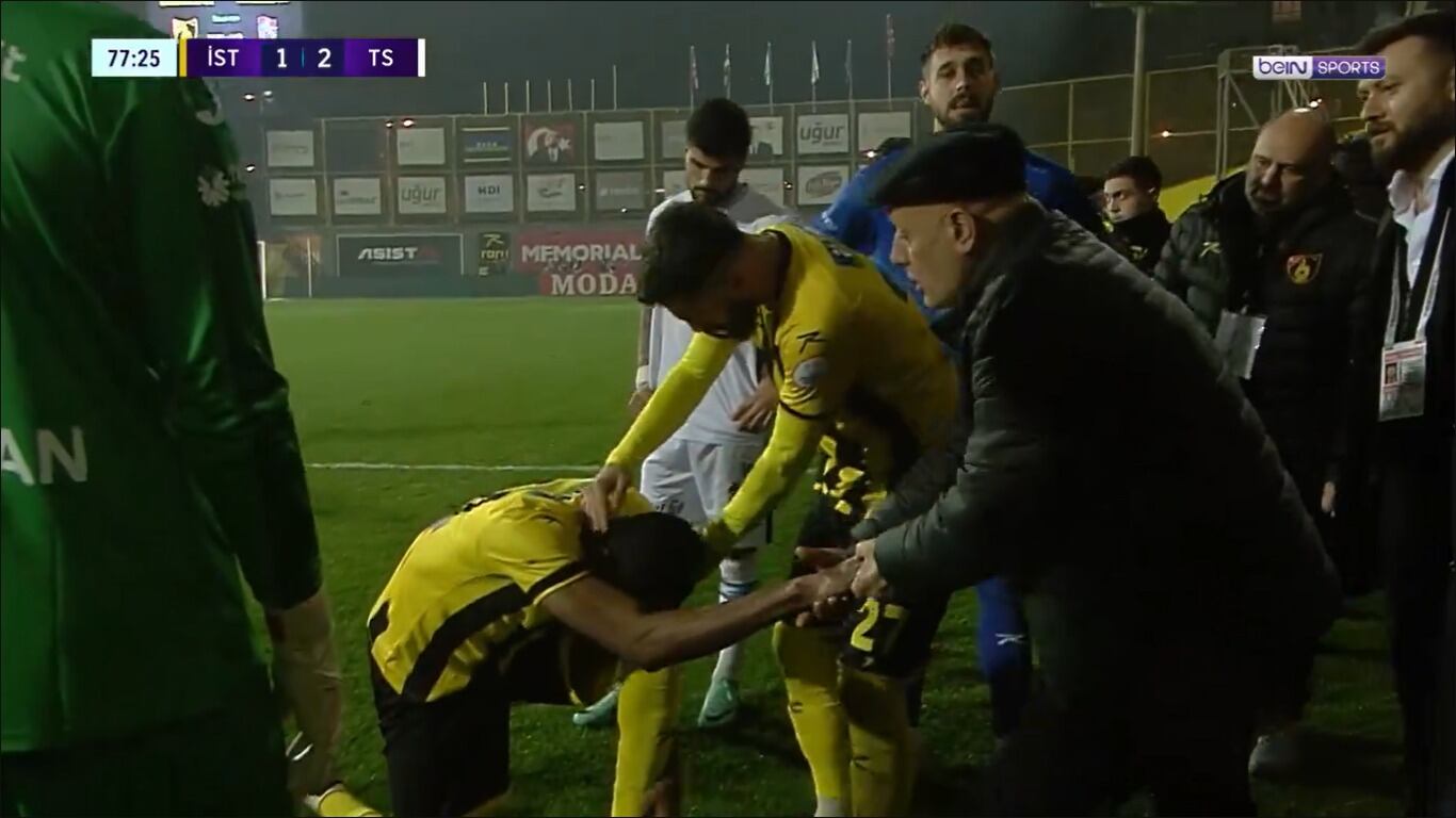 Presidente de un equipo de Turquía pide a su equipo retirarse de un partido