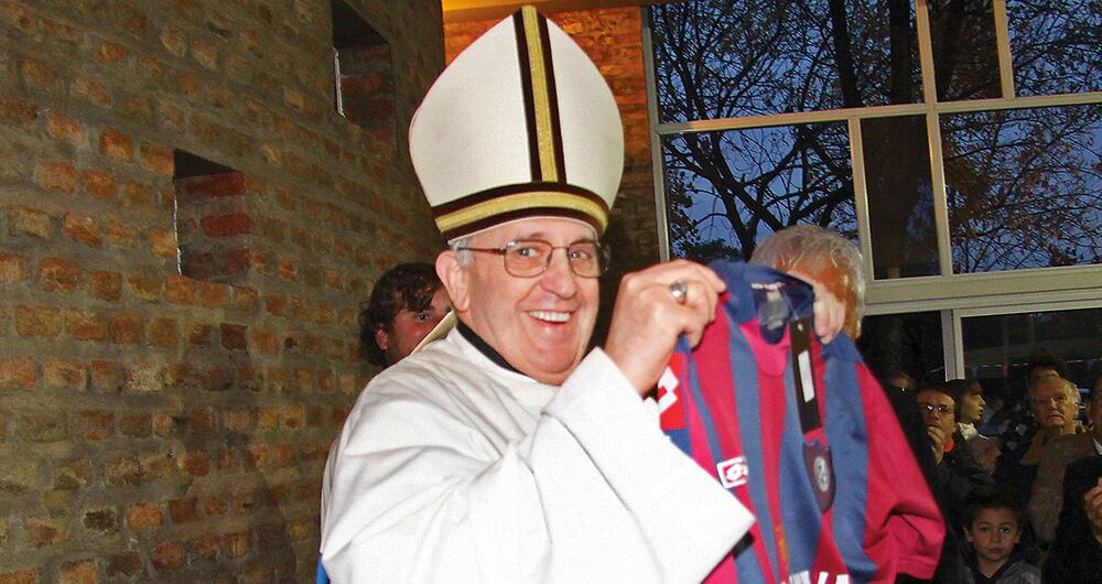 El papa Francisco siempre ha declarado su fanatismo por el fútbol y por el club argentino San Lorenzo de Almagro.