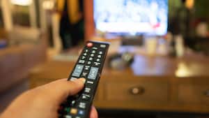 El televisor es un dispositivo indispensable en los hogares.