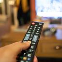 El televisor es un dispositivo indispensable en los hogares.