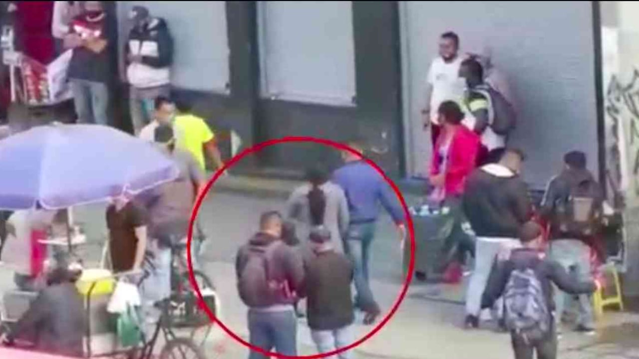 Duro golpe a banda que presuntamente estafaba con réplicas de celulares/Pantallazo de video