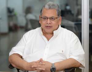 Cali: Entrevista con Ulahy Beltrán, Superintendente de salud. foto José L Guzmán. El País, Agosto 2-23