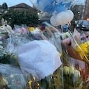 Homenaje a tres niños fallecidos tras caer a un lago congelado en Sollihul, en el Reino Unido.