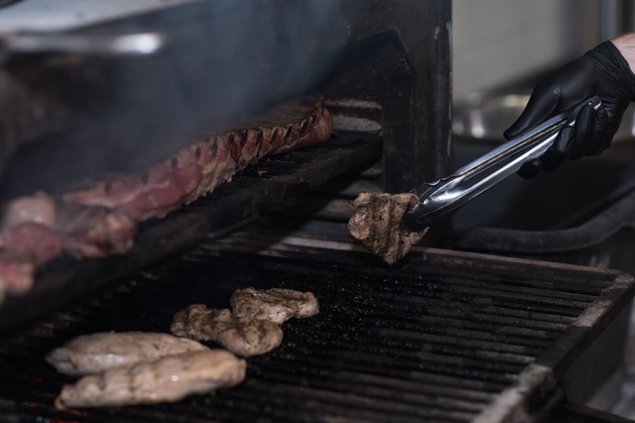Crisis en afamado restaurante de parrilas