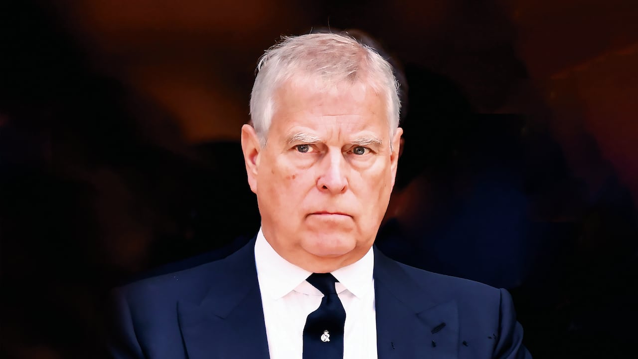 Andrés de Inglaterra en el funeral de la duquesa de Kent.