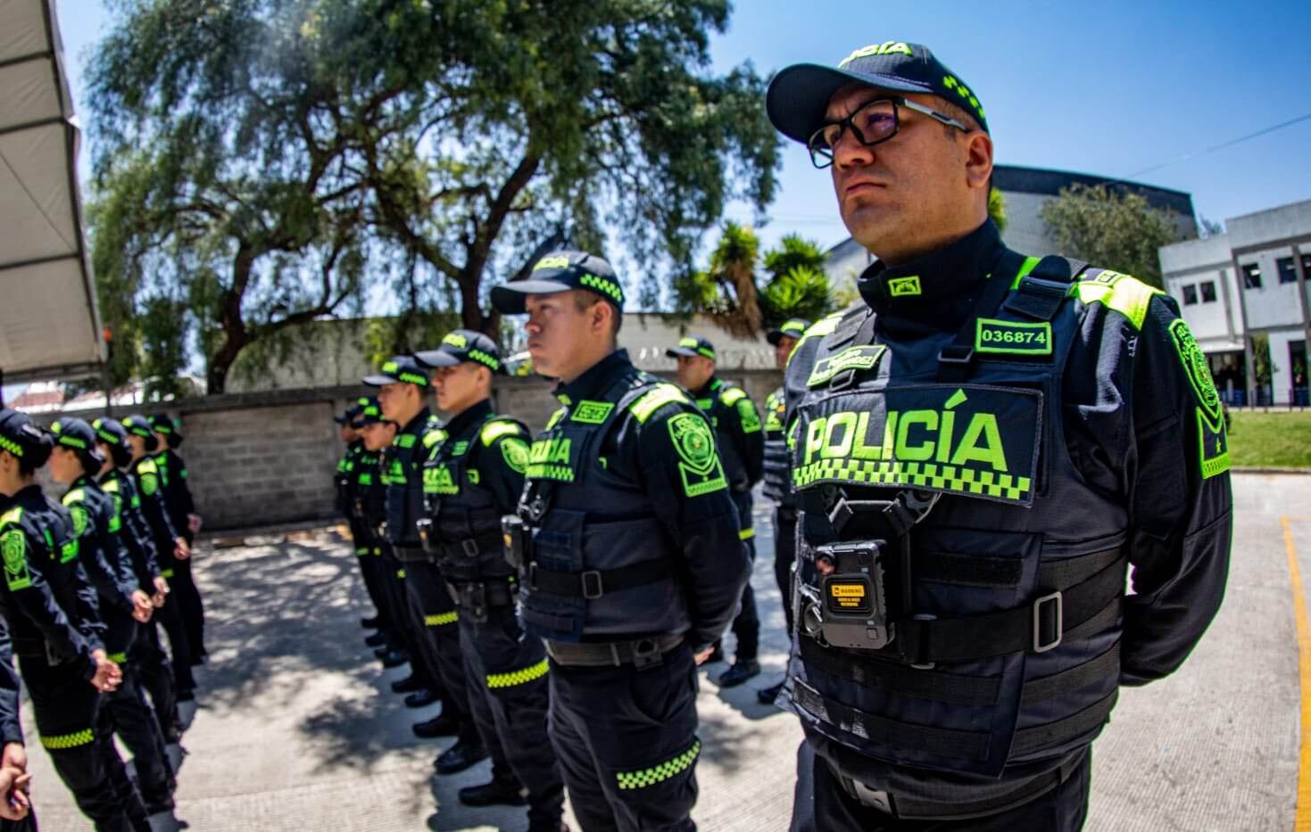 Estas cámaras están configuradas para comenzar a grabar inmediatamente empieza el servicio del uniformado. No se pueden apagar,
