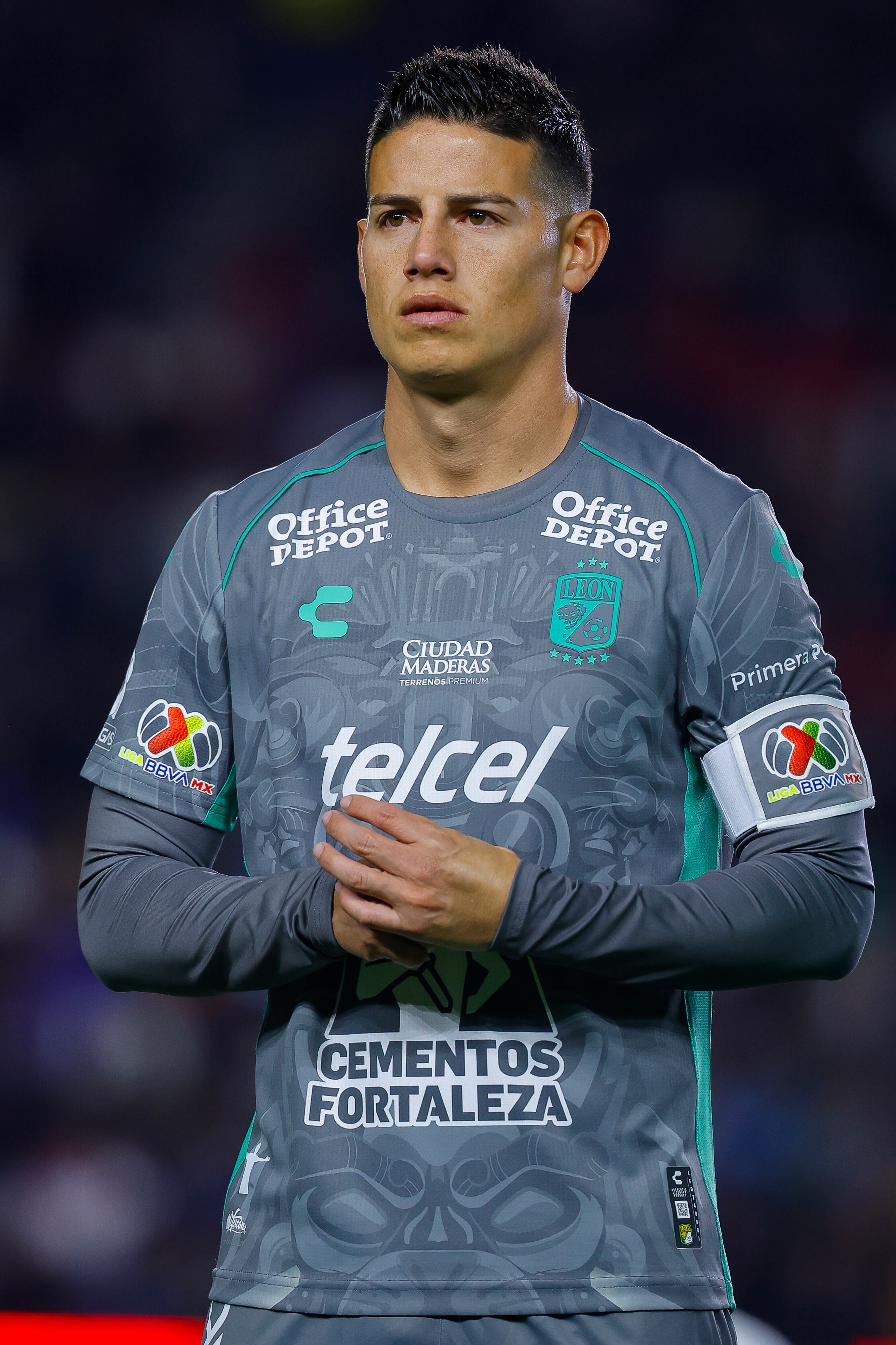 PACHUCA, MEXICO - FEBRUARY 5: James Rodriguez of Leon looks on during the 1st round match between Pachuca and Leon as part of the Torneo Clausura 2025 Liga MX at Hidalgo Stadium on February 5, 2025 in Pachuca, Mexico. (Photo by Oscar Fuentes/Jam Media/Getty Images)