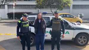 Vestida de enfermera, se metía a Transmilenio para robar a los pasajeros. La Policía la capturó