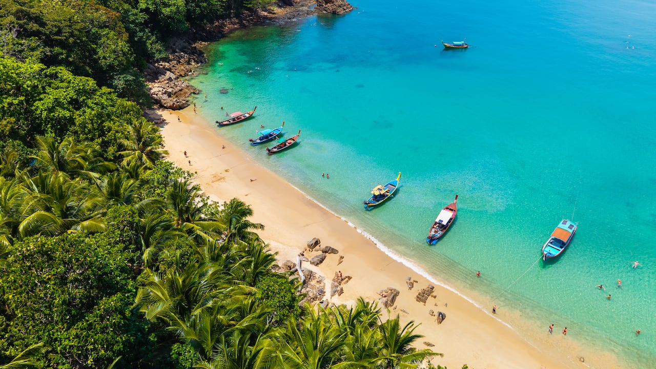 Vista aérea de Banana Beach en Phuket.