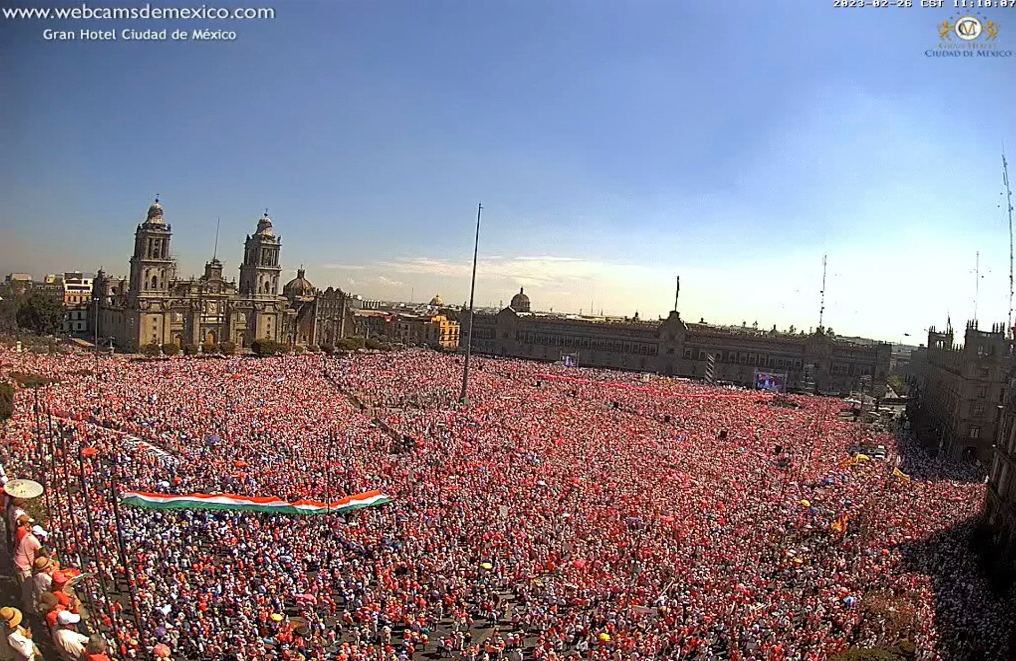 En imágenes : Miles de personas protestan en el Zócalo de la Ciudad de México