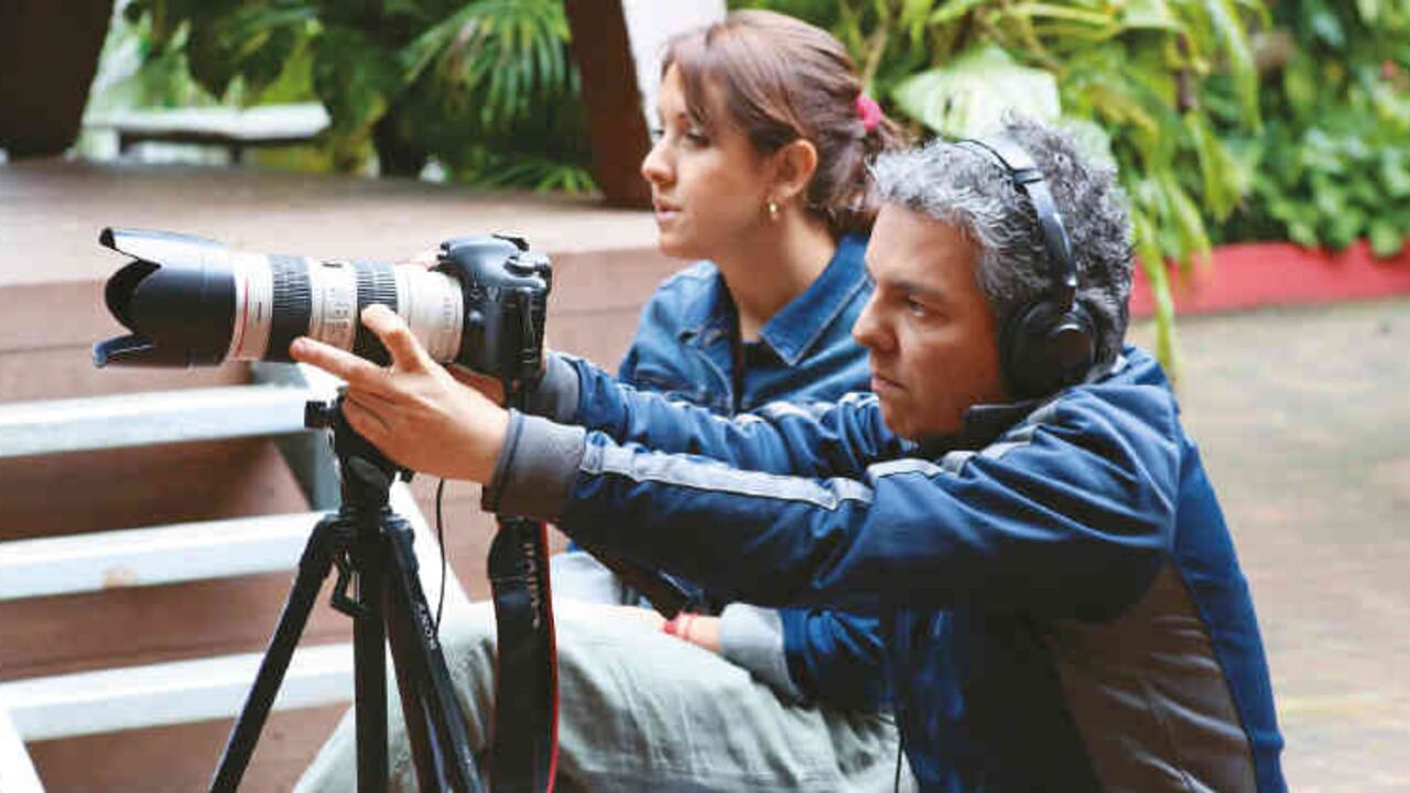 La periodista Natalia Orozco inició el proyecto sin financiación externa y con la ayuda de su amigo, el fallecido fotógrafo Alejandro Cock. Después consiguió el apoyo de RCN Televisión y el canal Arte Tv.